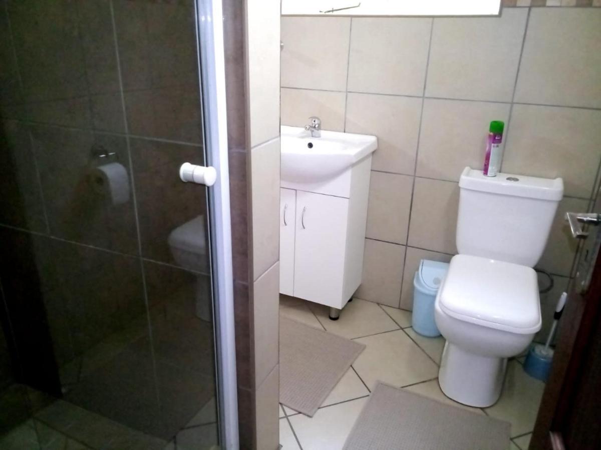 Rustenburg Guesthouse Ngoại thất bức ảnh