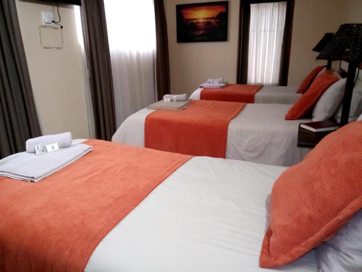 Rustenburg Guesthouse Ngoại thất bức ảnh