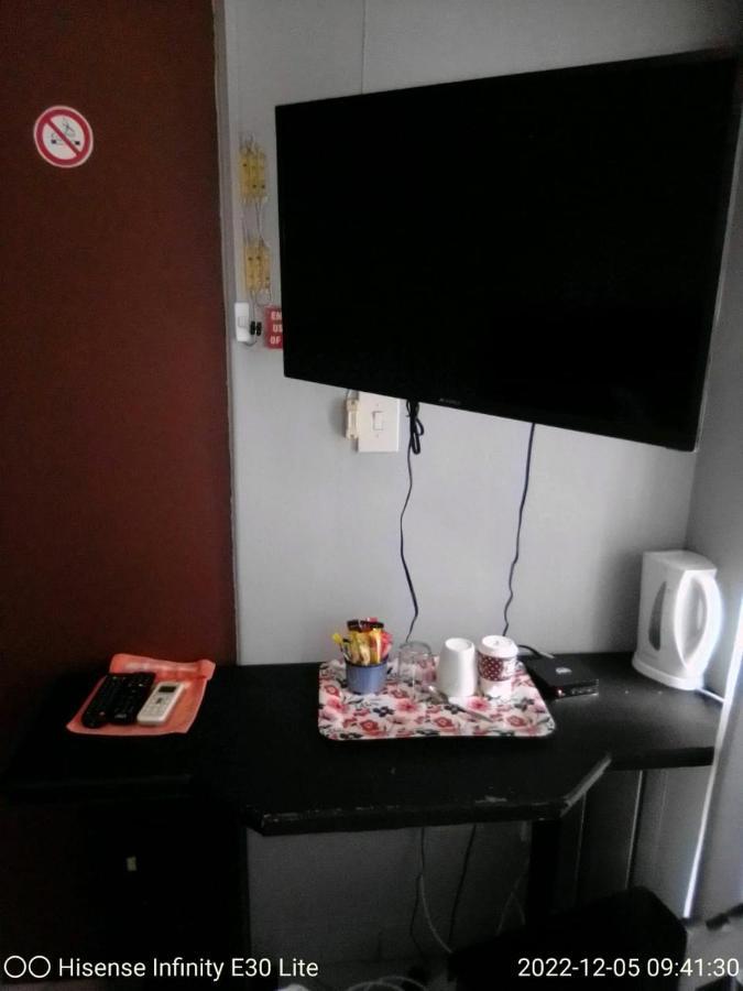 Rustenburg Guesthouse Ngoại thất bức ảnh