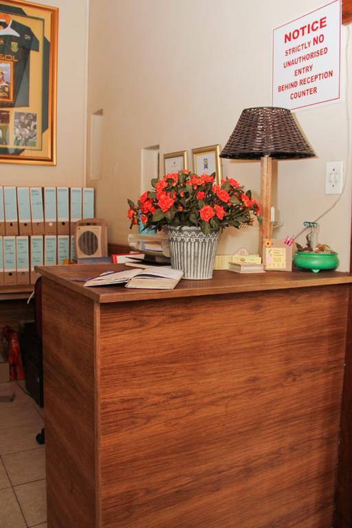 Rustenburg Guesthouse Ngoại thất bức ảnh