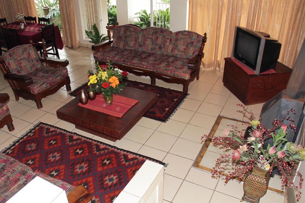 Rustenburg Guesthouse Ngoại thất bức ảnh