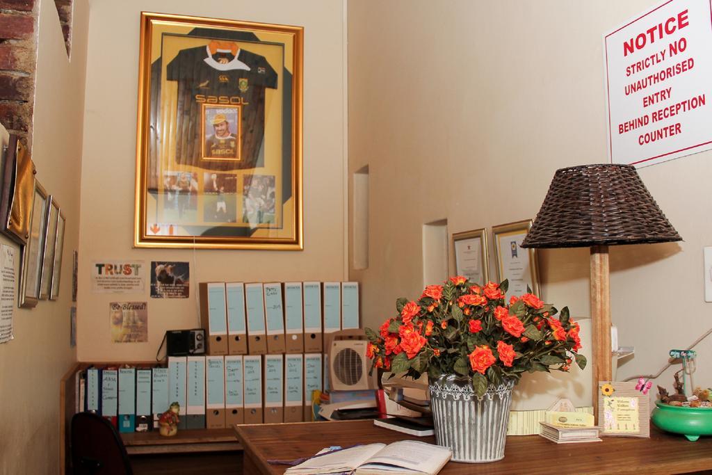 Rustenburg Guesthouse Ngoại thất bức ảnh
