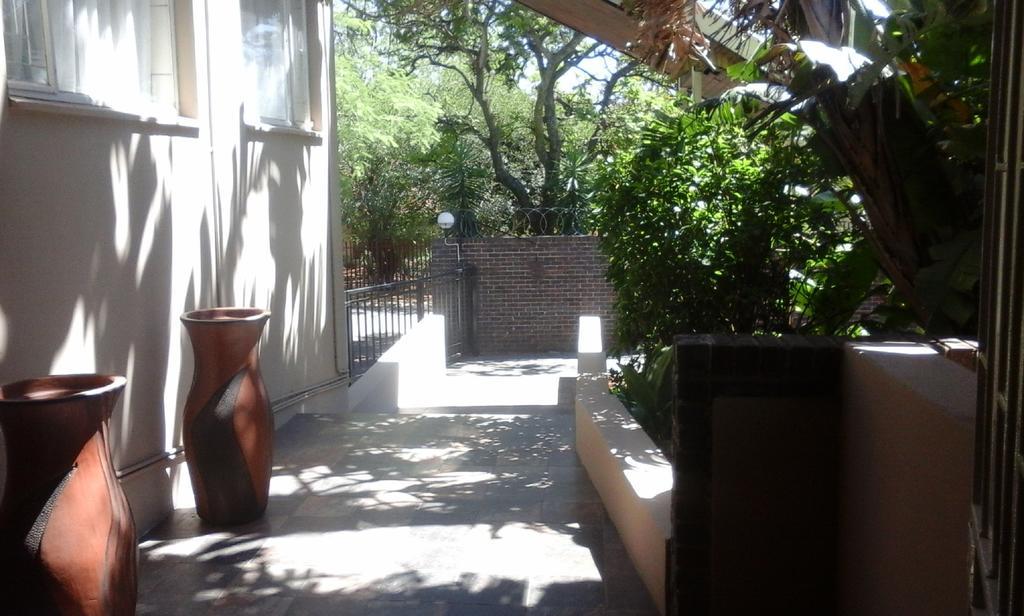 Rustenburg Guesthouse Ngoại thất bức ảnh