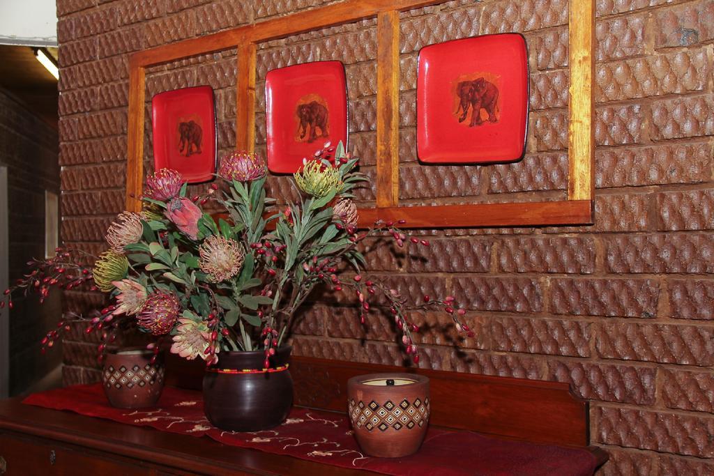 Rustenburg Guesthouse Ngoại thất bức ảnh