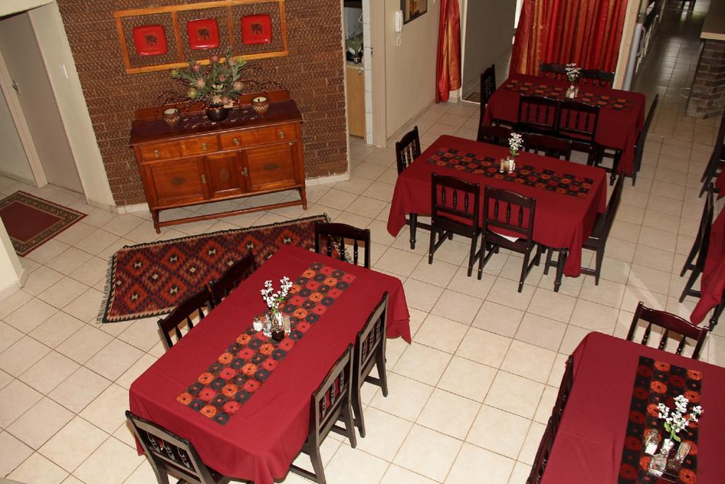 Rustenburg Guesthouse Ngoại thất bức ảnh