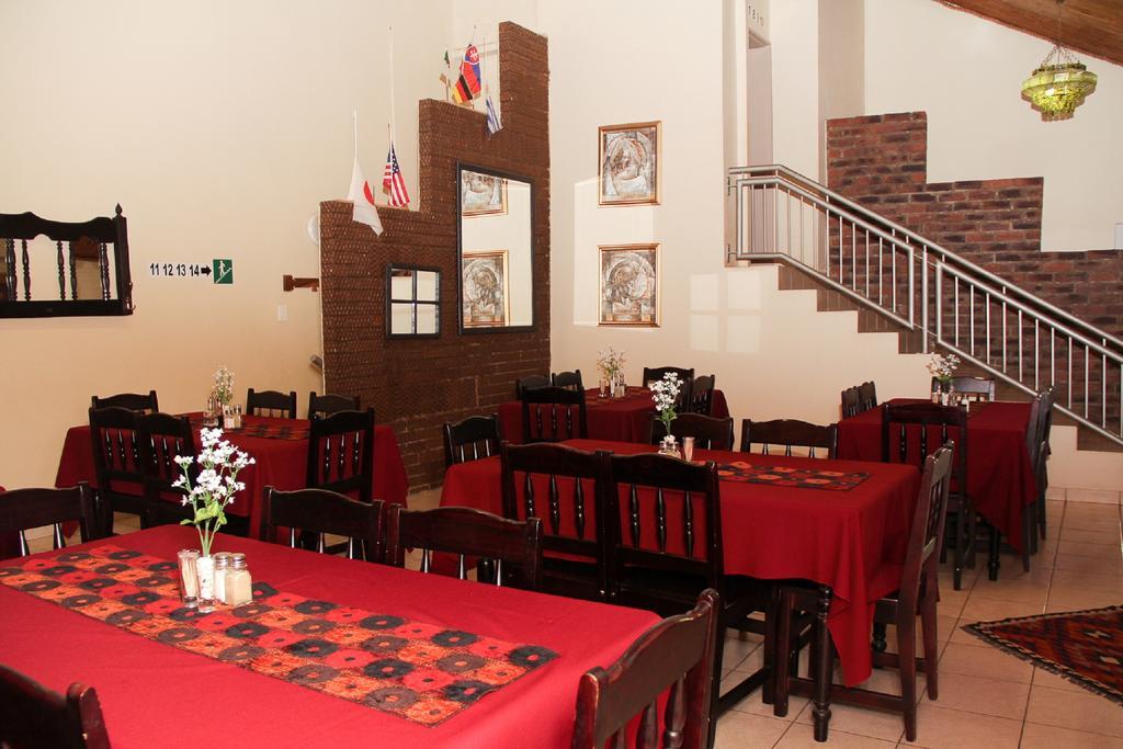 Rustenburg Guesthouse Ngoại thất bức ảnh