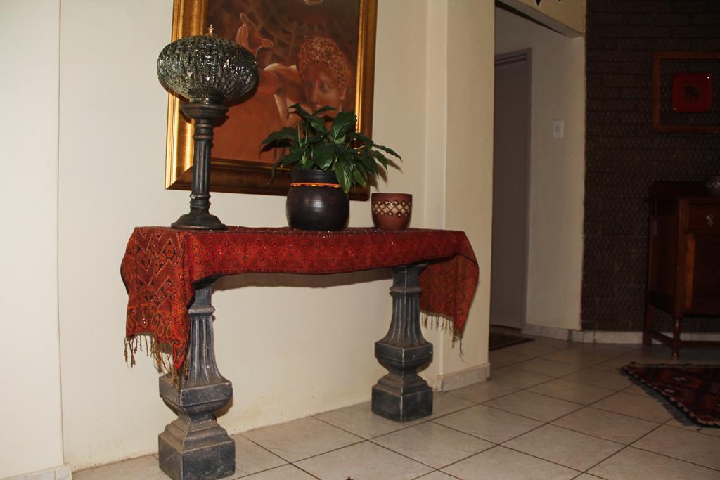 Rustenburg Guesthouse Ngoại thất bức ảnh