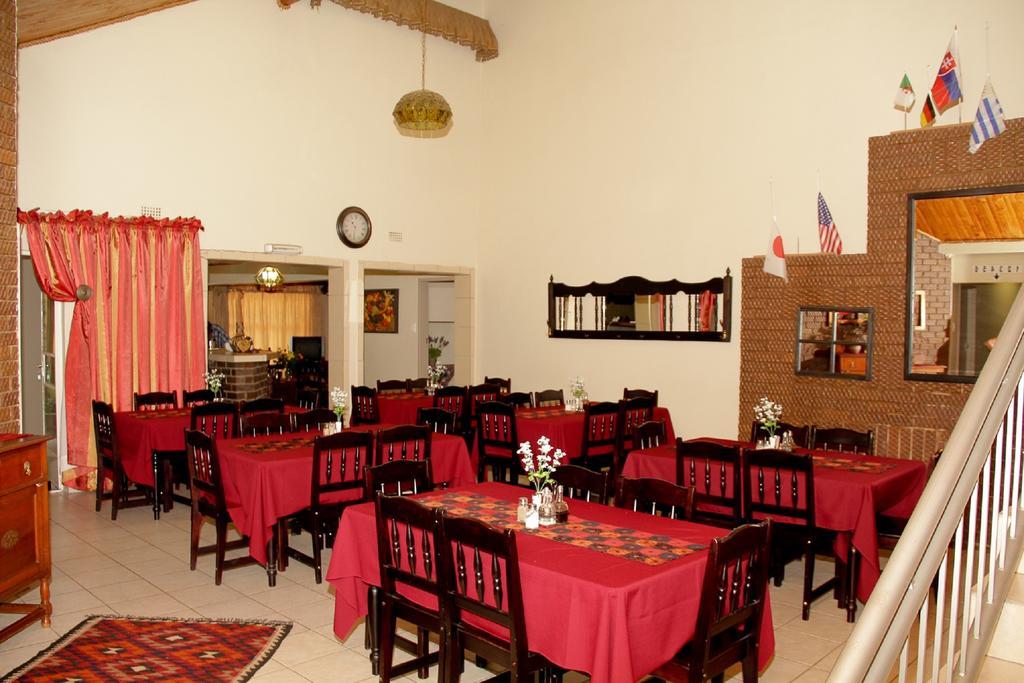 Rustenburg Guesthouse Ngoại thất bức ảnh