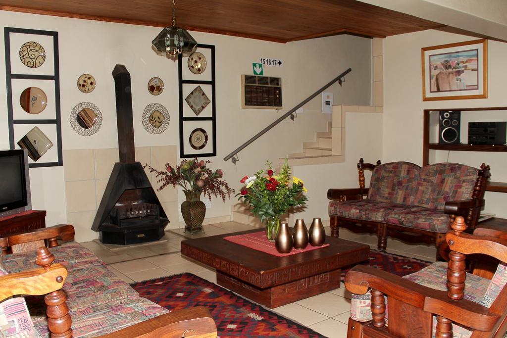 Rustenburg Guesthouse Ngoại thất bức ảnh
